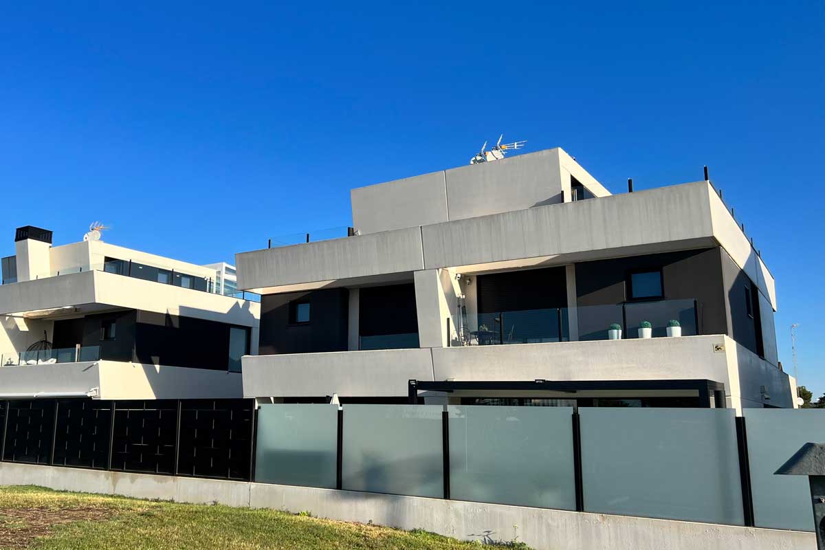 Promoción de 6 chalets de diseño en Villaviciosa de Odón
